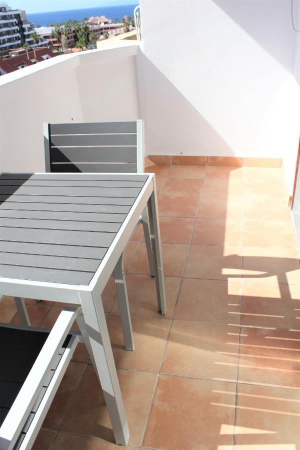 Superb Seaview Apartment In Playa De Las Americas Экстерьер фото